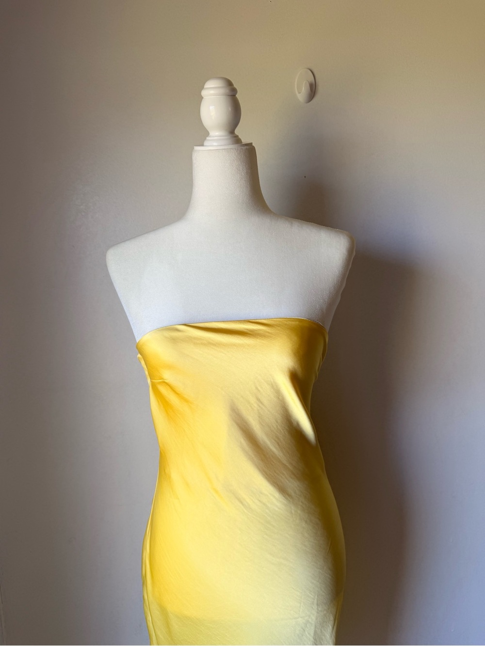 Commense Asymmetrical Lace Strapless Tube Midi Dres - Picture 6 of 9